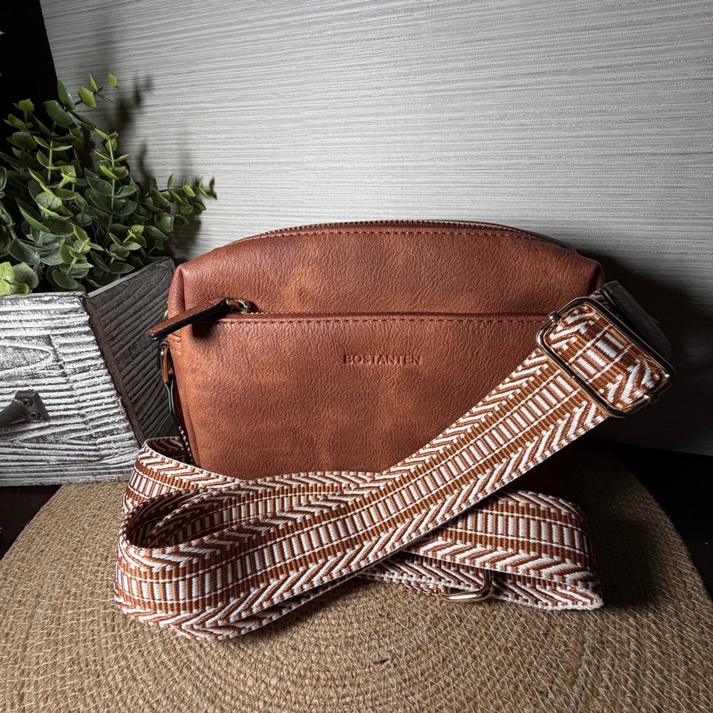 Fossatien Tan Leather Crossbody Bag with Patterned Strap